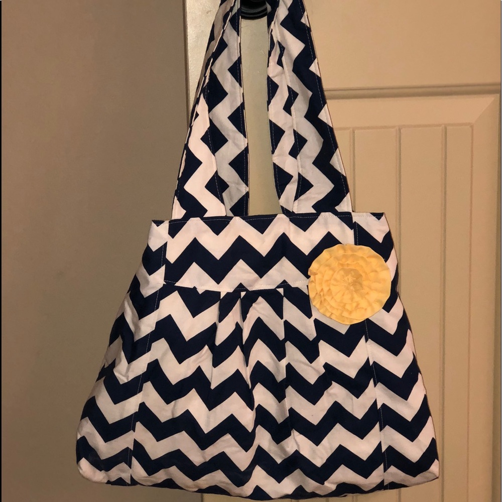Adorable navy/yellow bag